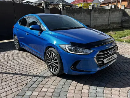 Hyundai Elantra 2018 года за 8 900 000 тг. в Алматы