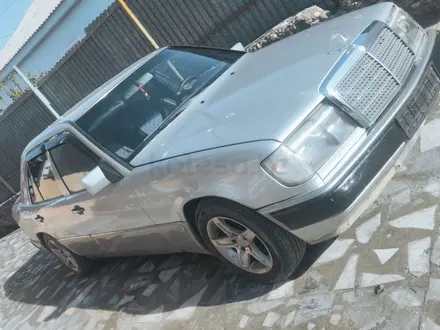 Mercedes-Benz E 200 1992 года за 1 850 000 тг. в Кентау – фото 2