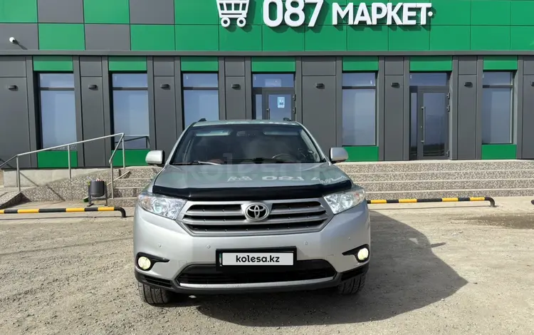 Toyota Highlander 2012 года за 11 400 000 тг. в Атырау