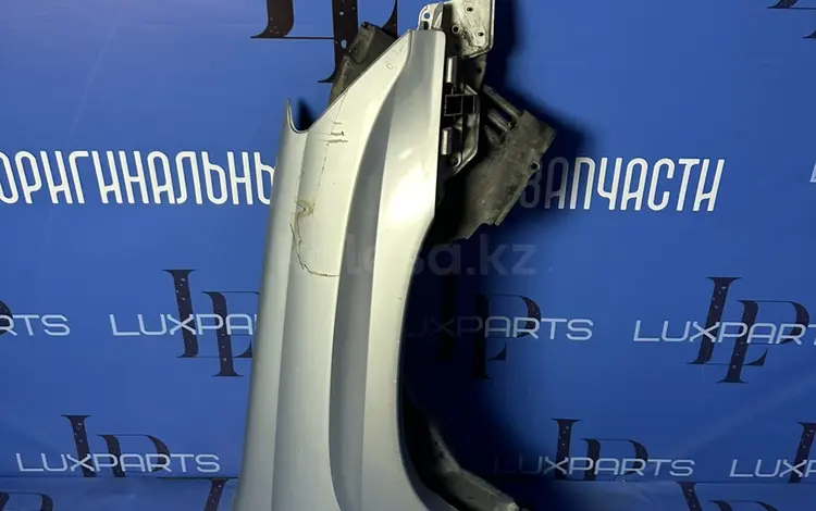 Крыло правое подкрыльник накладка за 1 110 тг. в Алматы