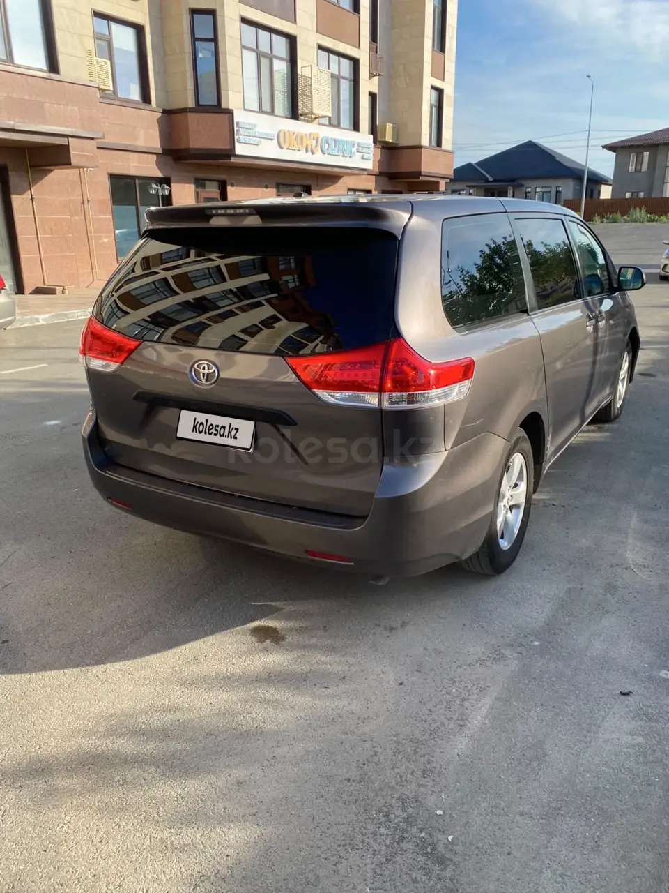 Toyota Sienna, 2012