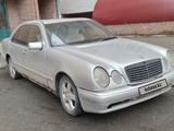 Mercedes-Benz E 200 1996 года за 1 400 000 тг. в Астана