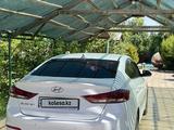 Hyundai Elantra 2019 года за 8 500 000 тг. в Шымкент – фото 2