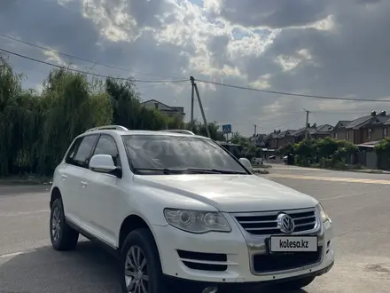 Volkswagen Touareg 2004 года за 4 800 000 тг. в Алматы