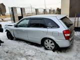 Mazda 323 2002 годаүшін80 000 тг. в Астана – фото 3