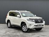 Toyota Land Cruiser Prado 2022 года за 28 500 000 тг. в Актобе – фото 2