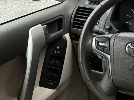 Toyota Land Cruiser Prado 2022 года за 28 500 000 тг. в Актобе – фото 9
