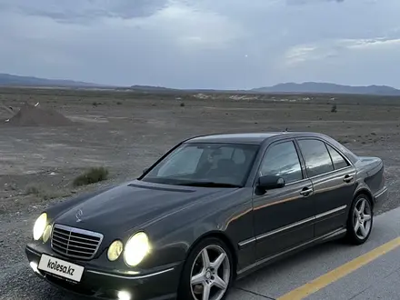 Mercedes-Benz E 55 AMG 2002 года за 8 000 000 тг. в Алматы – фото 28