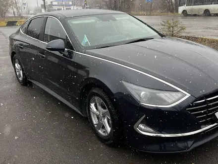 Hyundai Sonata 2019 года за 9 400 000 тг. в Караганда – фото 2