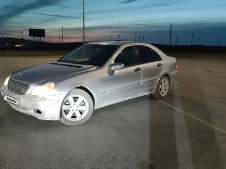 Mercedes-Benz C 240 2000 года за 2 000 000 тг. в Актобе – фото 4