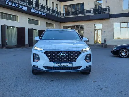 Hyundai Santa Fe 2020 года за 15 200 000 тг. в Алматы