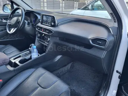 Hyundai Santa Fe 2020 года за 15 200 000 тг. в Алматы – фото 24