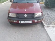 Volkswagen Vento, 1992