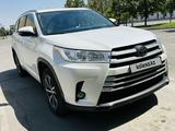 Toyota Highlander 2017 года за 17 500 000 тг. в Шымкент – фото 4