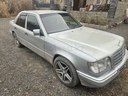 Mercedes-Benz E 320 1995 года за 3 100 000 тг. в Алматы – фото 2