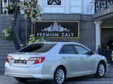 Toyota Camry 2013 года за 10 300 000 тг. в Шымкент – фото 2