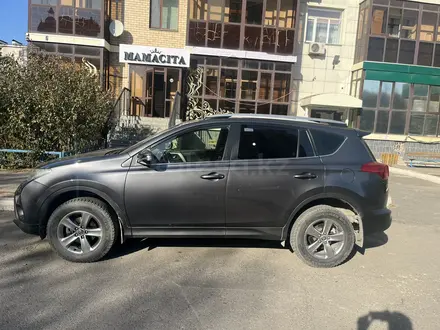 Toyota RAV4 2015 года за 12 000 000 тг. в Астана – фото 2