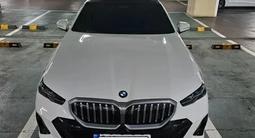 BMW 530 XDrive 2024 года за 32 659 200 тг. в Алматы – фото 4