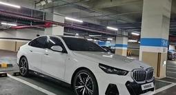 BMW 530 XDrive 2024 года за 32 659 200 тг. в Алматы – фото 5