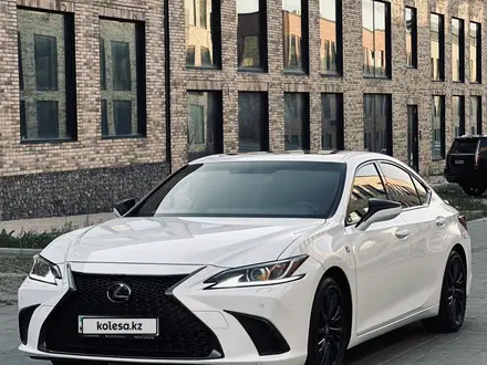 Lexus ES 350 2018 года за 21 000 000 тг. в Алматы