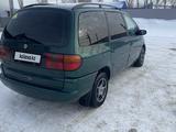 Volkswagen Sharan 1997 года за 2 200 000 тг. в Уральск – фото 2