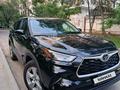 Toyota Highlander 2023 годаүшін26 900 000 тг. в Алматы – фото 2
