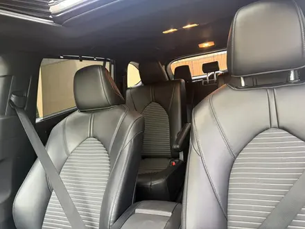 Toyota Highlander 2023 года за 28 200 000 тг. в Алматы – фото 18