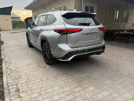 Toyota Highlander 2023 года за 28 200 000 тг. в Алматы – фото 4
