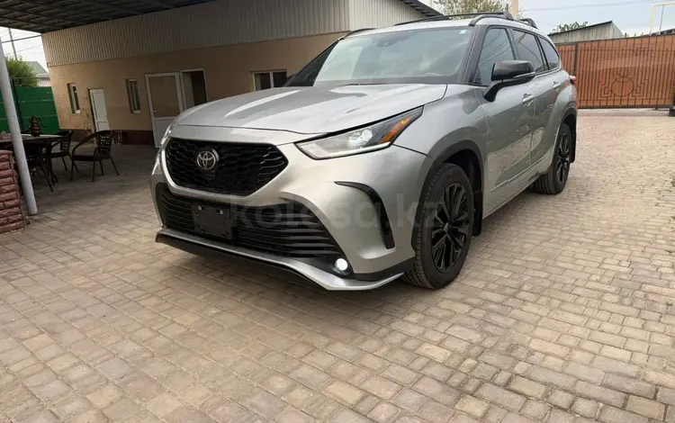 Toyota Highlander 2023 годаүшін28 200 000 тг. в Алматы