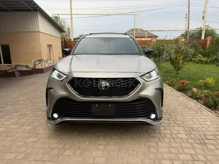 Toyota Highlander 2023 года за 28 200 000 тг. в Алматы – фото 3