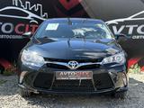 Toyota Camry 2017 года за 11 000 000 тг. в Атырау – фото 2