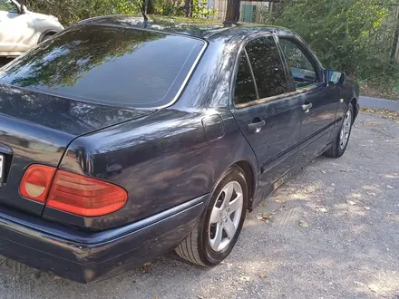 Mercedes-Benz E 230 1996 года за 2 600 000 тг. в Темиртау