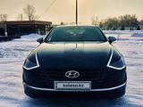 Hyundai Sonata 2022 годаүшін11 900 000 тг. в Усть-Каменогорск – фото 2