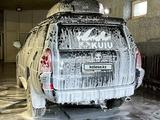 Toyota 4Runner 2004 года за 9 400 000 тг. в Актобе – фото 2