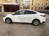 Hyundai Accent 2021 года за 8 100 000 тг. в Караганда – фото 2