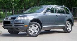 Volkswagen Touareg 2005 годаүшін4 500 000 тг. в Алматы