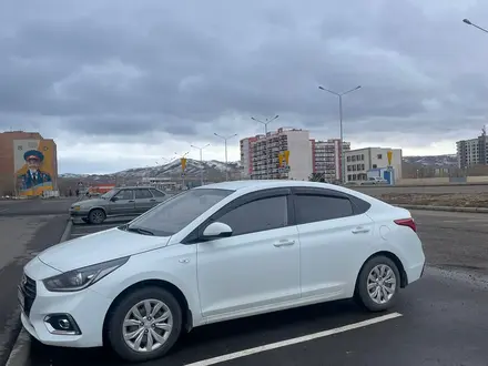 Hyundai Accent 2018 года за 7 300 000 тг. в Усть-Каменогорск – фото 3