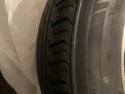 Литые диски с резиной тойота 215/60R16 за 180 000 тг. в Павлодар – фото 2