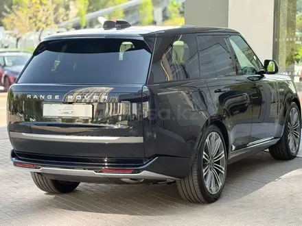 Land Rover Range Rover SE 2026 года за 111 977 000 тг. в Алматы – фото 4