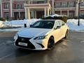 Lexus ES 250 2019 года за 20 000 000 тг. в Алматы