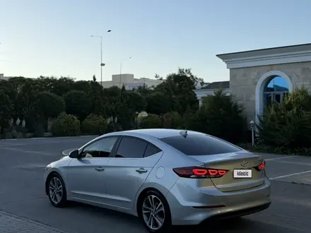 Hyundai Elantra 2017 года за 4 900 000 тг. в Актау – фото 3