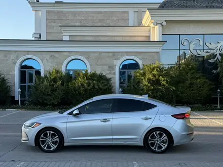 Hyundai Elantra 2017 года за 4 900 000 тг. в Актау – фото 2