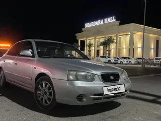 Hyundai Elantra, 2001