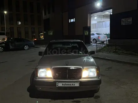 Mercedes-Benz E 280 1993 года за 1 700 000 тг. в Астана – фото 8