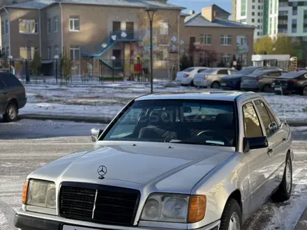 Mercedes-Benz E 280 1993 года за 1 700 000 тг. в Астана