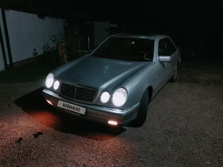 Mercedes-Benz E 280 1996 года за 3 200 000 тг. в Каскелен – фото 20