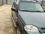 Chevrolet Niva 2016 года за 3 800 000 тг. в Атырау – фото 4