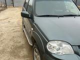 Chevrolet Niva 2016 года за 3 800 000 тг. в Атырау – фото 3