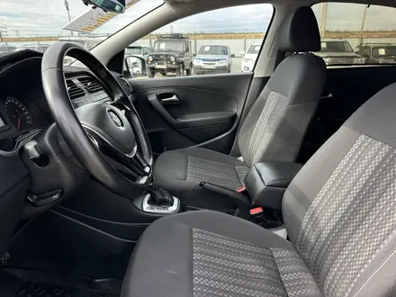 Volkswagen Polo 2017 года за 6 300 000 тг. в Атырау – фото 11