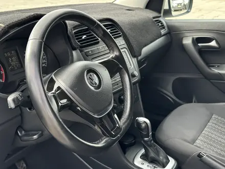 Volkswagen Polo 2017 года за 6 300 000 тг. в Атырау – фото 12